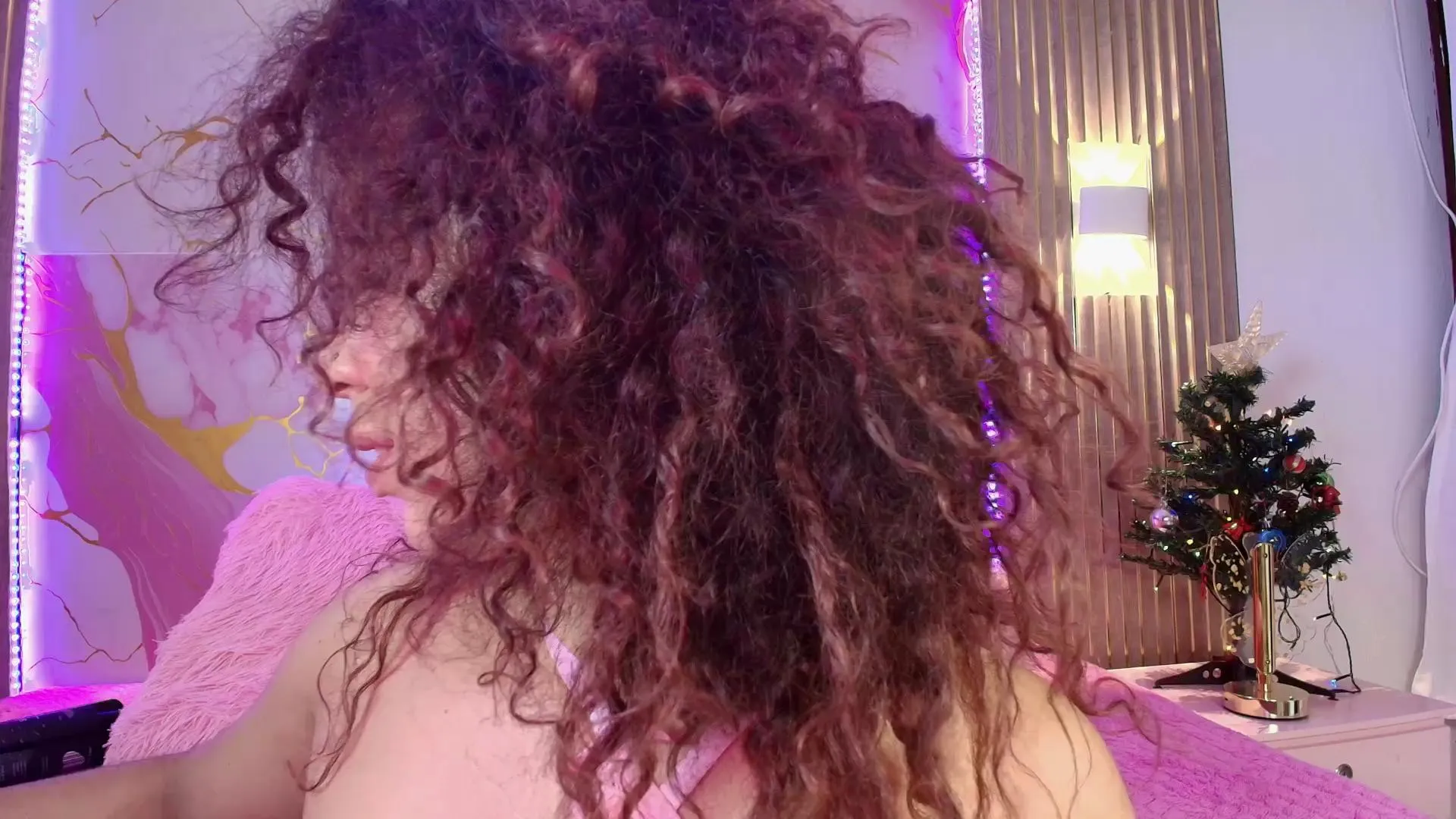 Collins_Daph on Cam4