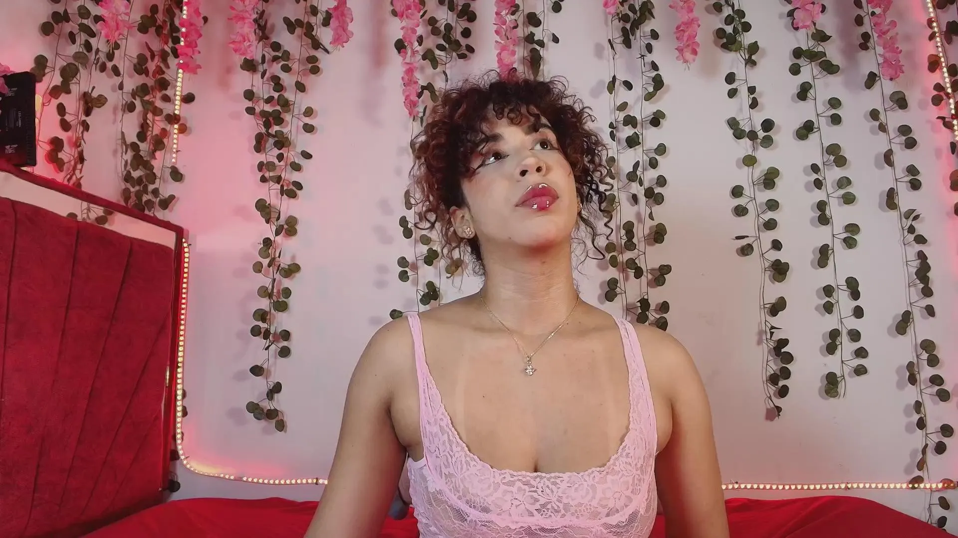 Collins_Daph on Cam4