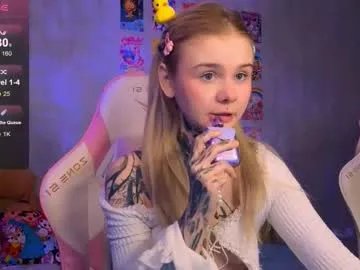 britney_lynch — GOAL: neked pussy next to camera [155 tokens remaining] and I know you can't undress me let's fuck my pussy #18 #skinny #fuckingmachine #young #petite