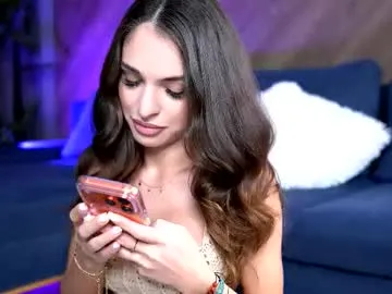 esmeainsley on Chaturbate