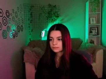 gloria_queen1 — GOAL: for a good start [395 tokens remaining] Welcome to my room! #shy #lovense #nonude #new #blonde