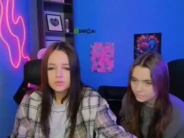 laurenmurrr — GOAL: my first goal [318 tokens remaining] Welcome to my room! #lovense #brunette #pvt #nonude #new