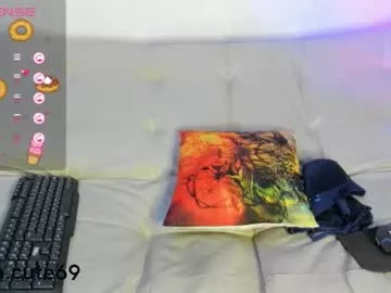 lolacute69 on Chaturbate