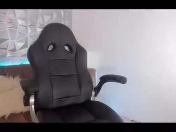 Offline megan_myerss_ on Chaturbate