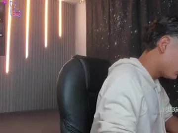 olivertwinky_ — GOAL: Sexy dance [80 tokens remaining] Welcome to my room! #twink #18 #teen #cum #skinny