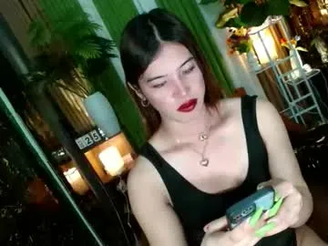 queen_kendalx19 on Chaturbate