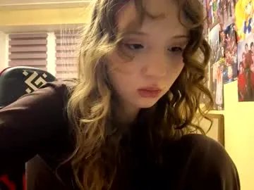 willenasow — GOAL: show foot without socks [118 tokens remaining] Welcome to my room! #new #18 #shy #young #nonude