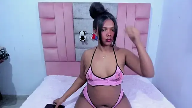 AdaraWilson on StripChat