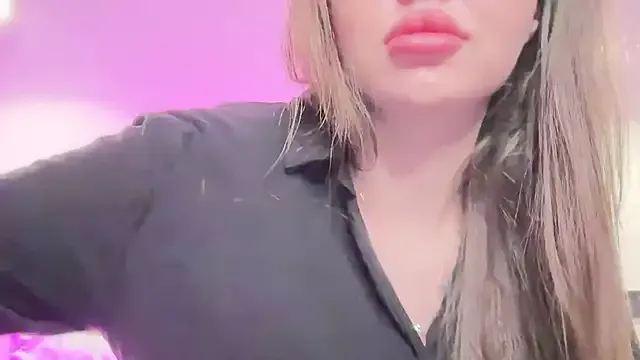 AlmaryKim on StripChat