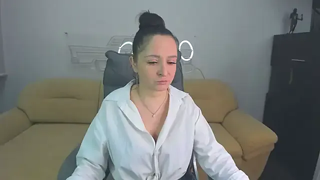 Offline AngellLika on StripChat