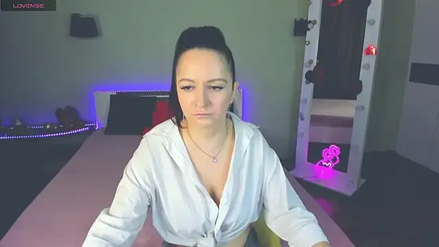 Offline AngellLika on StripChat