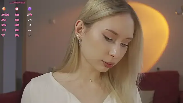 Offline anyeess on StripChat