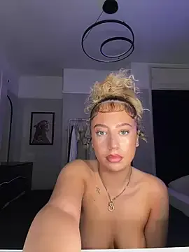 Offline Aurorajadex on StripChat