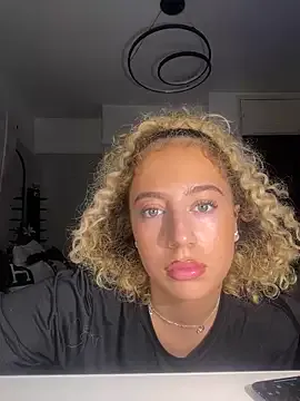 Offline Aurorajadex on StripChat