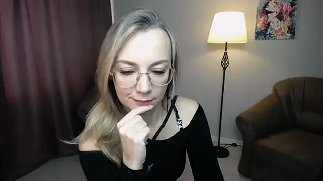 Ava_Elior on StripChat