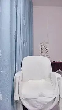 StripChat Baomi is Freechat Baomi — Large nipples, naked, spraying wa