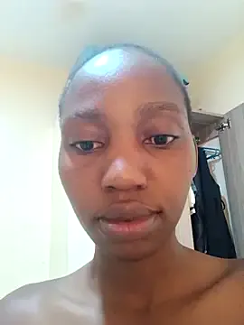 Beee25 on StripChat