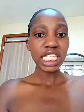 Beee25 on StripChat