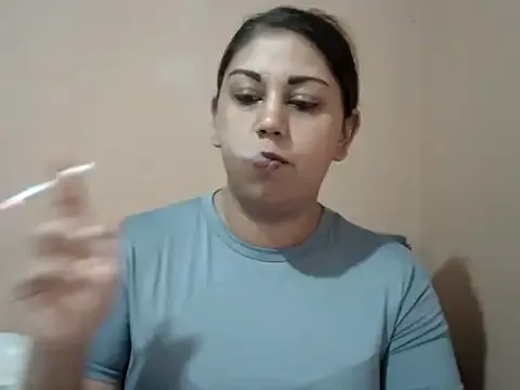 bellachow10 on StripChat