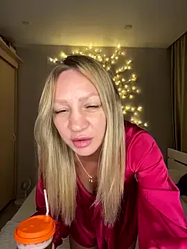 Bellissa_ on StripChat