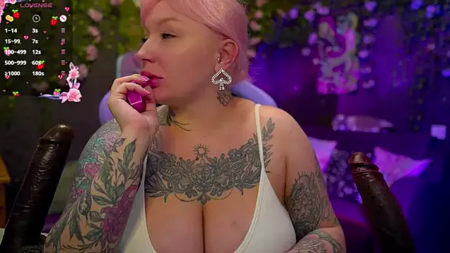 Offline BlackedBarbie on StripChat