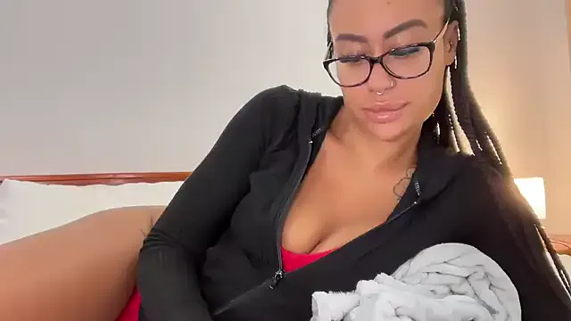 CoCo-Queen on StripChat