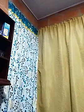 DarkCherry20_ model from StripChat