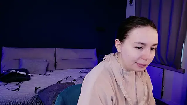 Di_na_Bell — topless