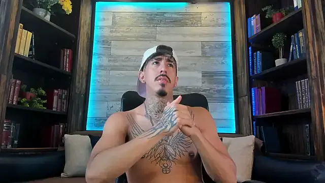 Donovan_Desmond on StripChat