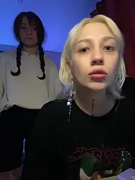 Dooubletroublee on StripChat