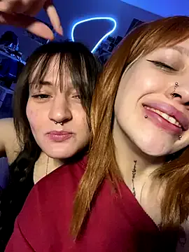 Dooubletroublee on StripChat