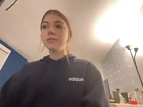 Offline emilycoco on StripChat