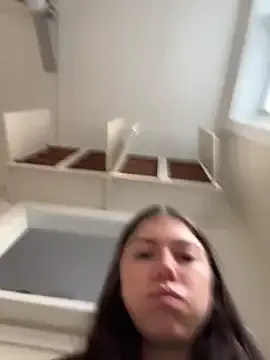 Offline emilycoco on StripChat