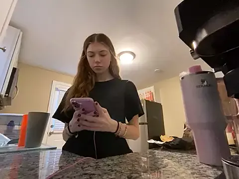 Offline emilycoco on StripChat