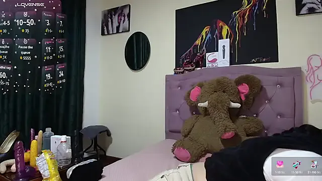 Emmie_Hot on StripChat