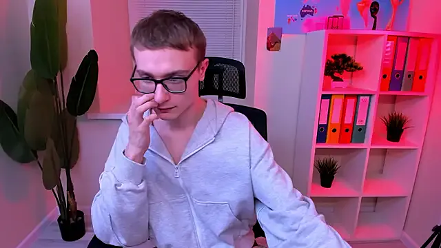 Emmit_Barker on StripChat