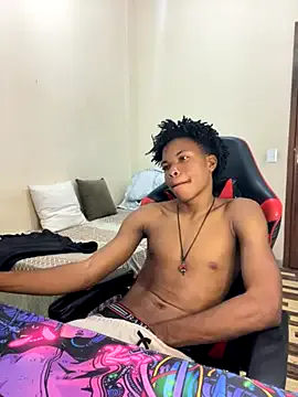 Offline eunegrao on StripChat