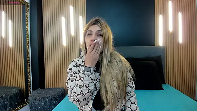 EvaaLovia1 on StripChat 