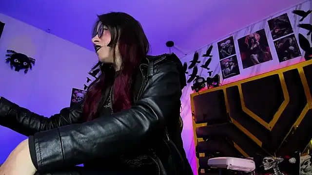 Evangelinejoness_ on StripChat