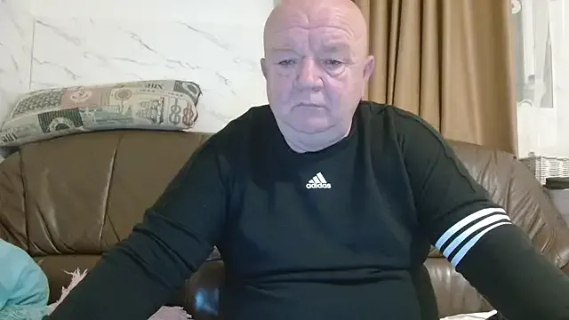 fullballs6 on StripChat