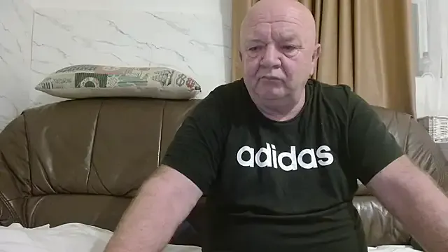 fullballs6 on StripChat