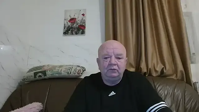 fullballs6 on StripChat