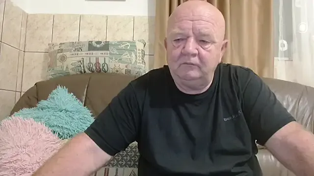 fullballs6 on StripChat