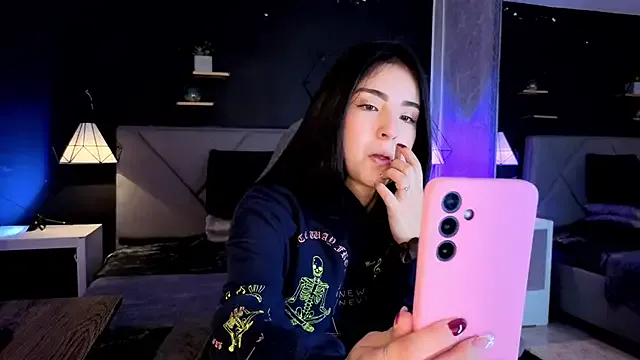 Offline giapearl25 on StripChat