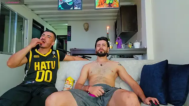 heteros_curious on StripChat