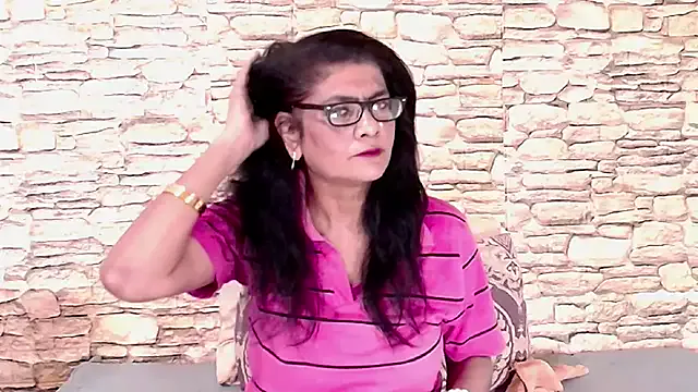 IndianAllure on StripChat