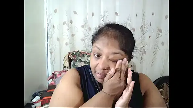 Indiantasha on StripChat