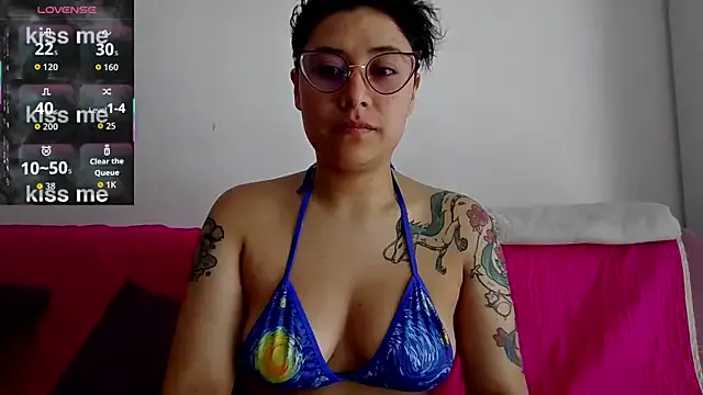 Offline Juliexxxxtasy on StripChat