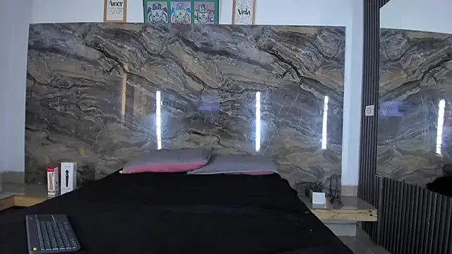 Offline Karla_logan on StripChat