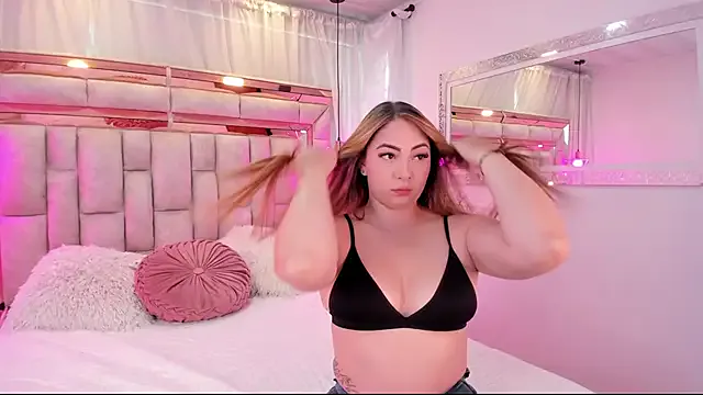 Katalina_Evans on StripChat